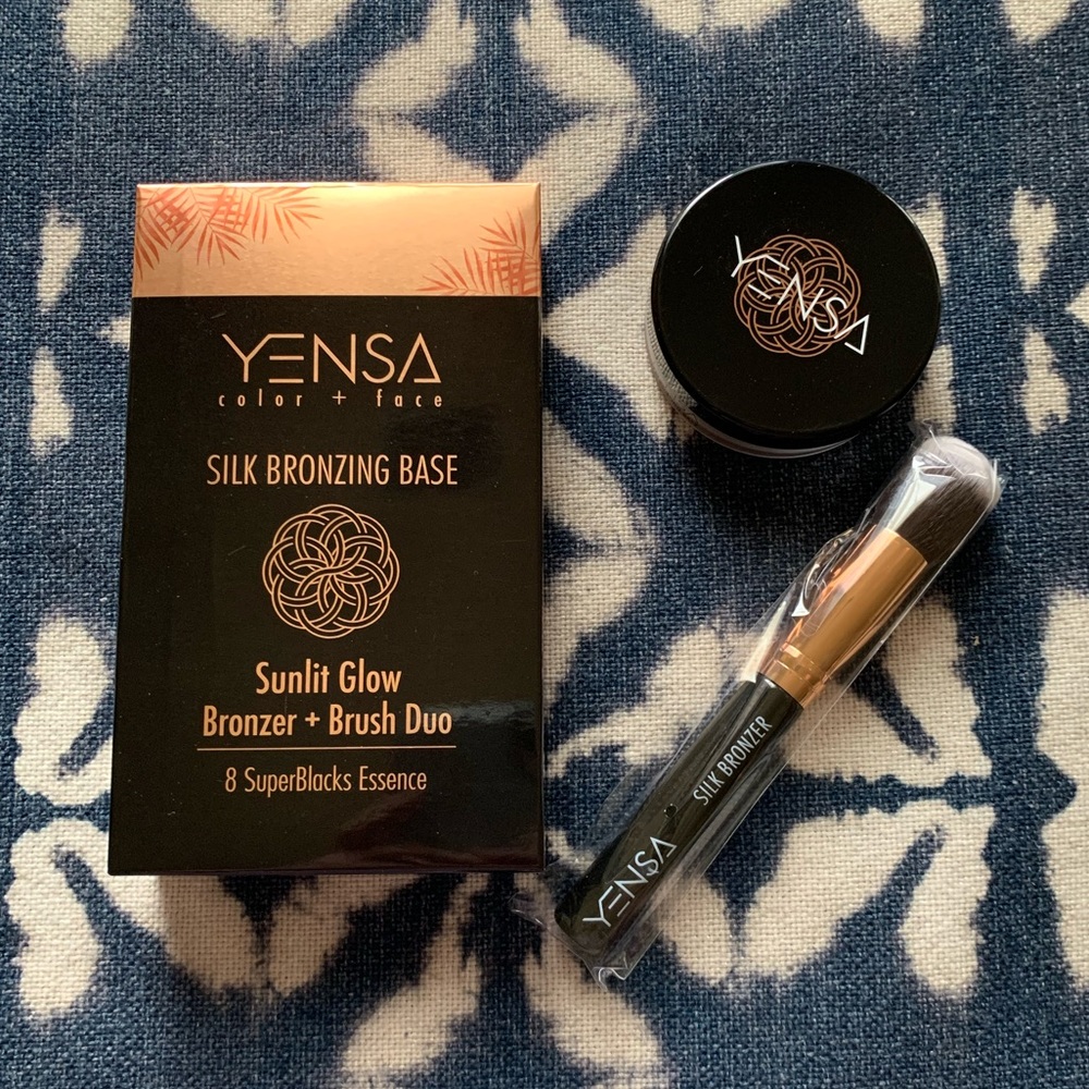 Yensa Silk Bronzing Base and Brush